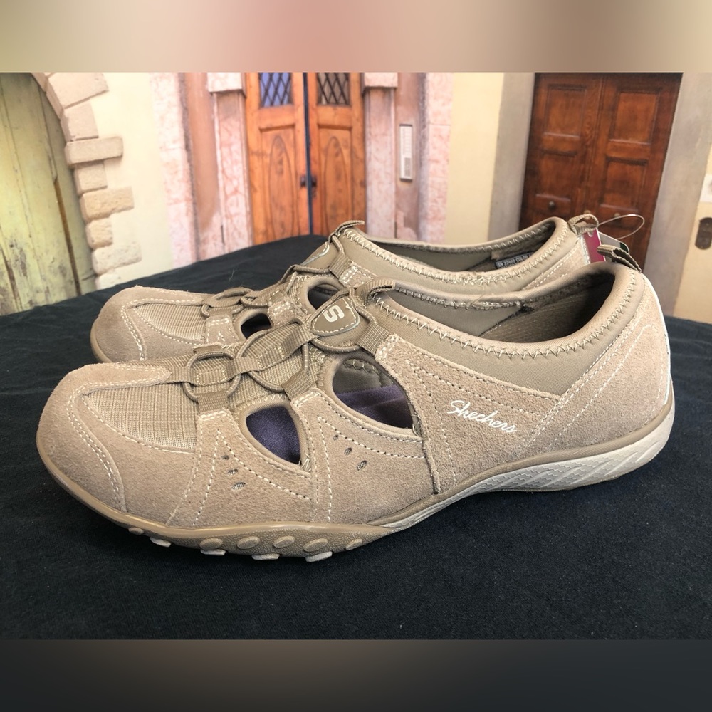 Sketchers Relaxed Fit Memory Foam Slip On Women’s Shoes